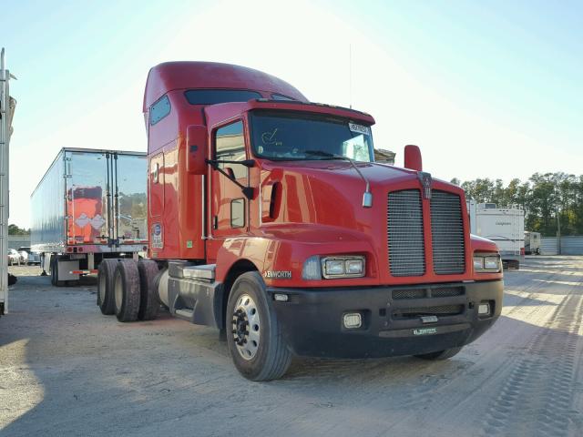 1XKADB8X85J081941 - 2005 KENWORTH CONSTRUCTI RED photo 1