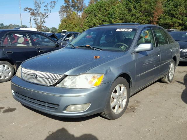 4T1BF28B62U250309 - 2002 TOYOTA AVALON BLUE photo 2