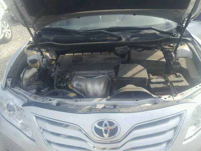 4T1BF3EK2BU609486 - 2011 TOYOTA CAMRY BASE GRAY photo 7