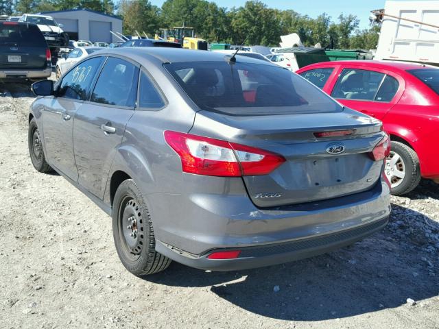 1FAHP3F23CL307714 - 2012 FORD FOCUS SE GRAY photo 3