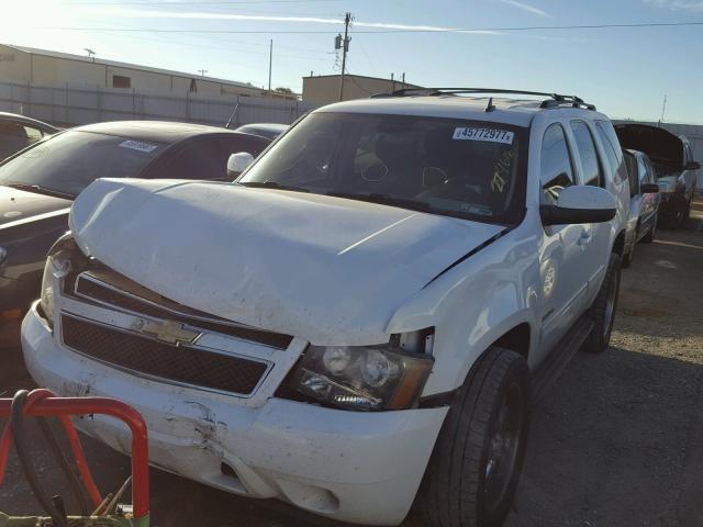 1GNSCAE08BR274616 - 2011 CHEVROLET TAHOE C150 WHITE photo 2