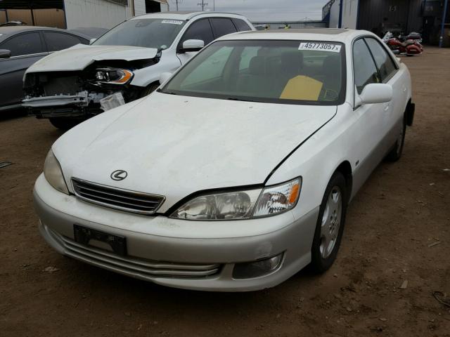 JT8BF28G4Y0276440 - 2000 LEXUS ES 300 WHITE photo 2