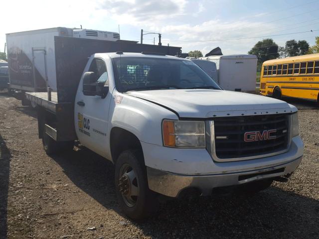 1GDJC34K88E110426 - 2008 GMC SIERRA C35 WHITE photo 1