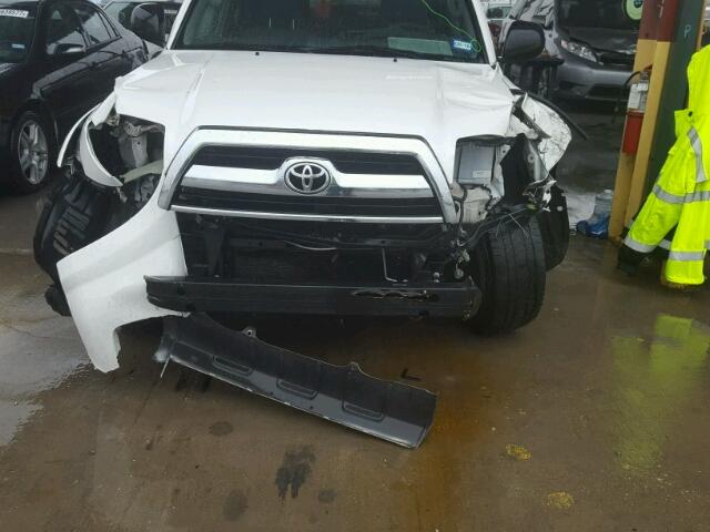 JTEBU14R89K035667 - 2009 TOYOTA 4RUNNER SR WHITE photo 9