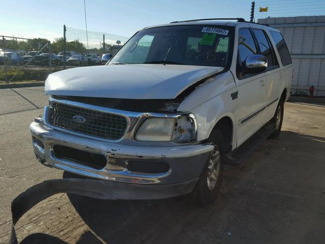 1FMRU1766WLC40037 - 1998 FORD EXPEDITION WHITE photo 2