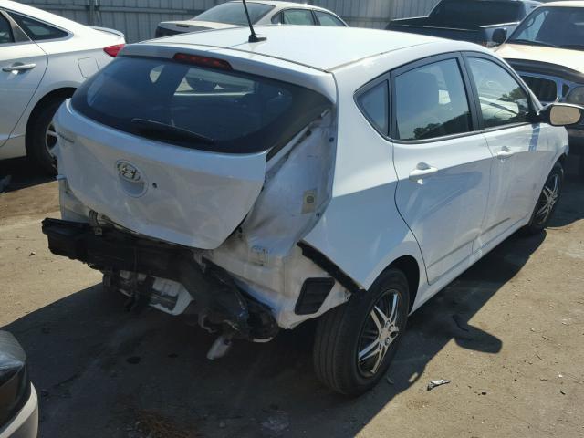 KMHCT5AE0GU253975 - 2016 HYUNDAI ACCENT SE WHITE photo 4