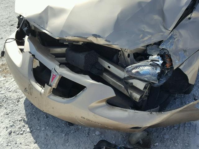 2G2WR524941361142 - 2004 PONTIAC GRAND PRIX GOLD photo 9