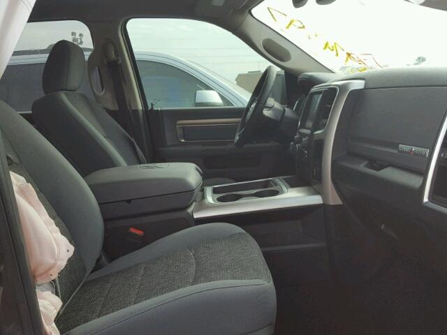 1C6RR6LG7HS574207 - 2017 RAM 1500 SLT შავი ფოტო 5