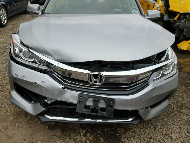 1HGCR2F89HA207022 - 2017 HONDA ACCORD EXL SILVER photo 9