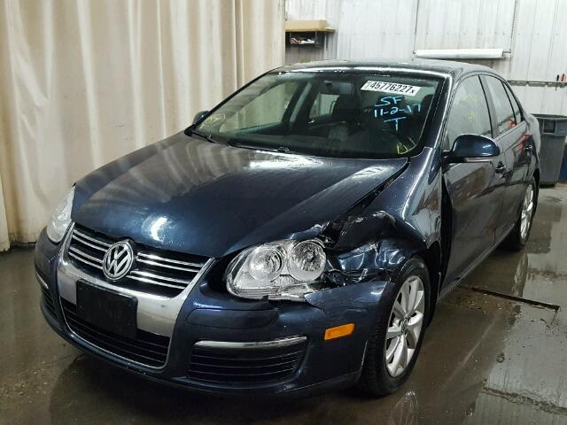 3VWRX7AJ5AM119029 - 2010 VOLKSWAGEN JETTA BLUE photo 2