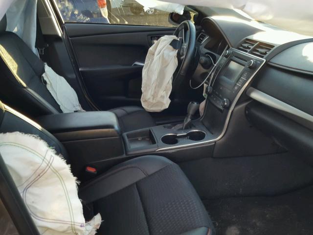 4T1BF1FK5FU490616 - 2015 TOYOTA CAMRY LE ნაცრისფერი ფოტო 5