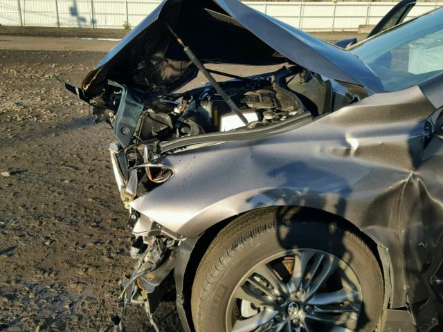 4T1BF1FK5FU490616 - 2015 TOYOTA CAMRY LE ნაცრისფერი ფოტო 9