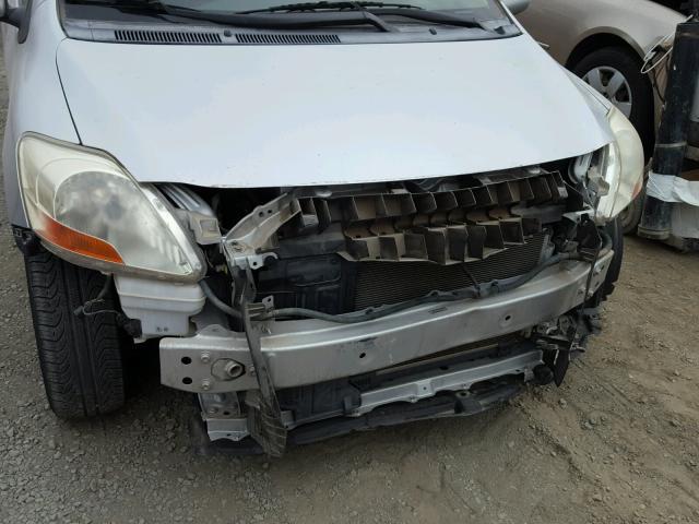 JTDBT923371094746 - 2007 TOYOTA YARIS SILVER photo 9