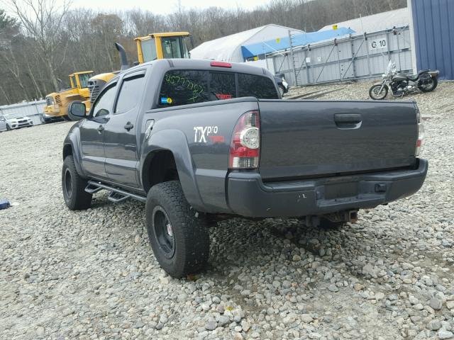 3TMLU4EN2BM065106 - 2011 TOYOTA TACOMA DOU GRAY photo 3