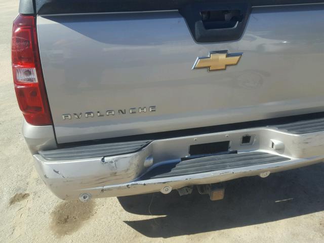 3GNEK12327G109599 - 2007 CHEVROLET AVALANCHE GOLD photo 9