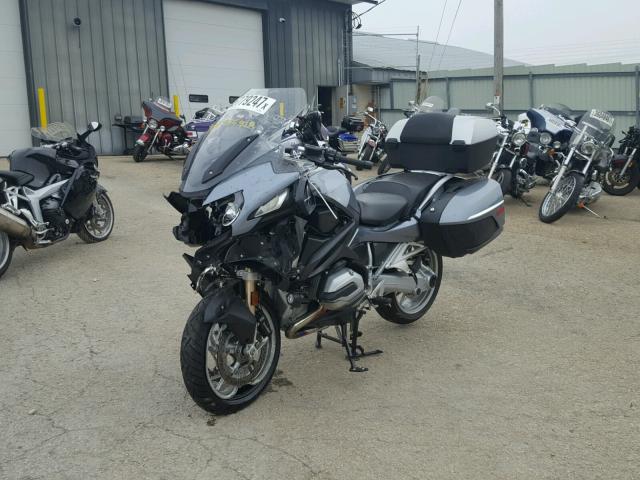 WB10A1306EZ190076 - 2014 BMW R1200 RT SILVER photo 2