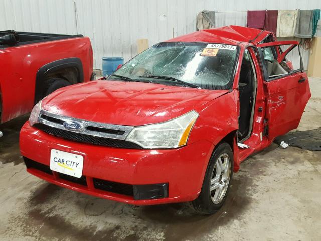 1FAHP35N38W127747 - 2008 FORD FOCUS SE RED photo 2