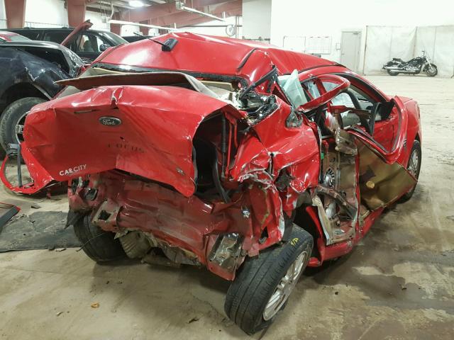 1FAHP35N38W127747 - 2008 FORD FOCUS SE RED photo 4