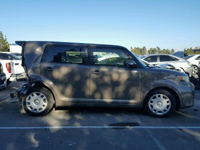 JTLZE4FE1CJ016665 - 2012 SCION XB BROWN photo 9