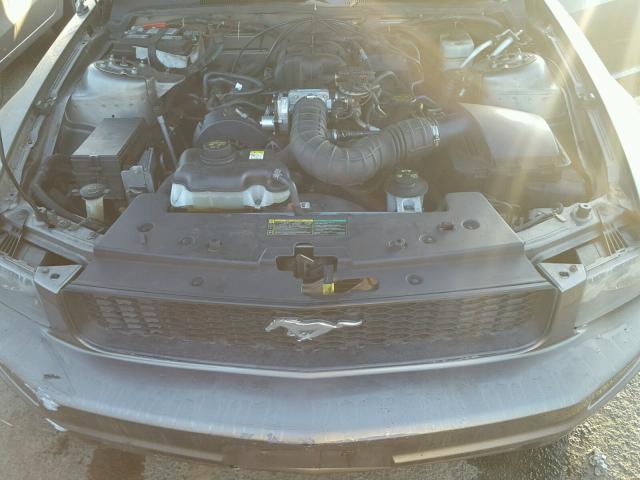 1ZVFT80N155155367 - 2005 FORD MUSTANG GRAY photo 7