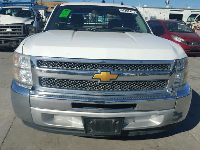 1GCRCSE05DZ111633 - 2013 CHEVROLET SILVERADO WHITE photo 10