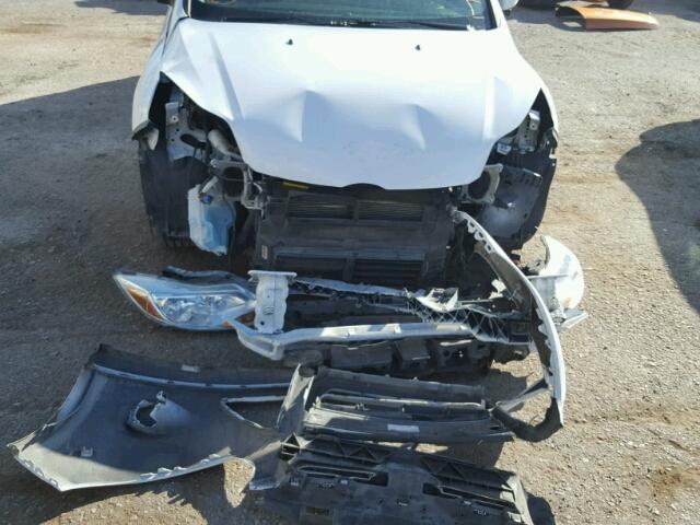 1FADP3K2XDL354342 - 2013 FORD FOCUS SE WHITE photo 9