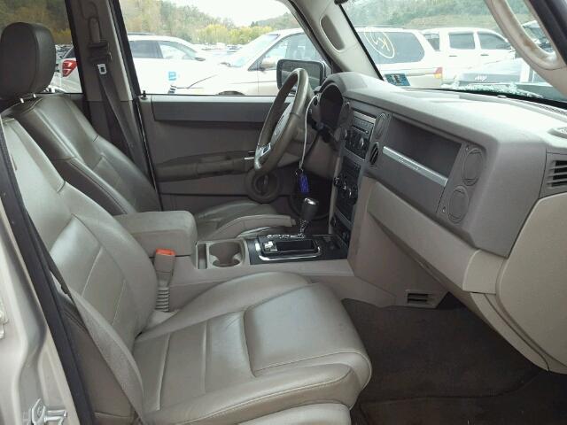 1J8HG48NX8C127508 - 2008 JEEP COMMANDER TAN photo 5