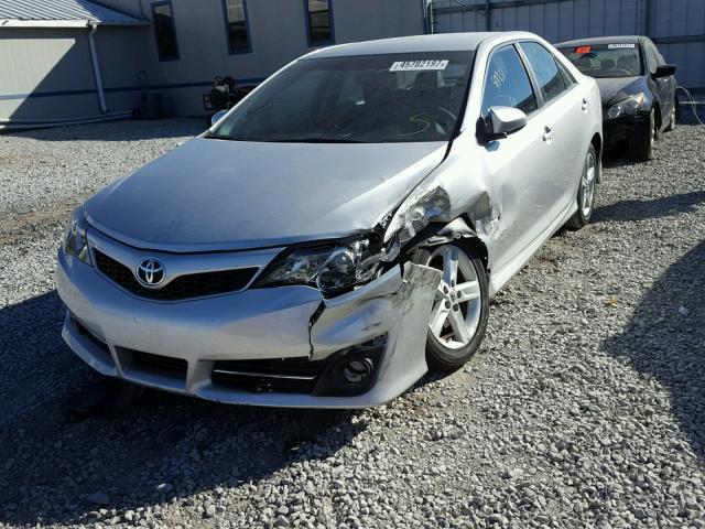 4T1BF1FK4EU352676 - 2014 TOYOTA CAMRY L SILVER photo 2