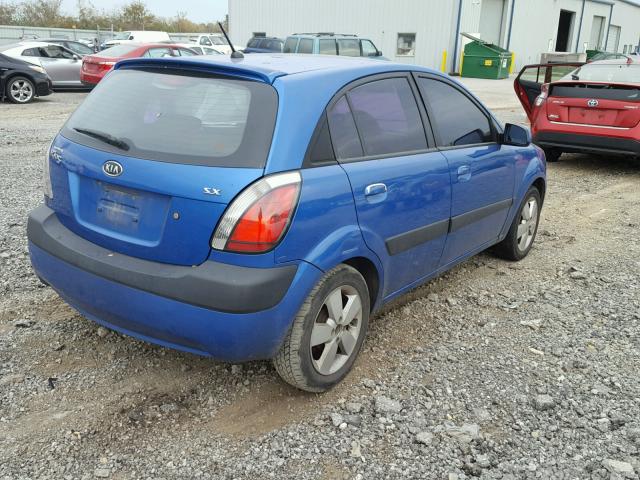 KNADE163186398447 - 2008 KIA RIO BLUE photo 4