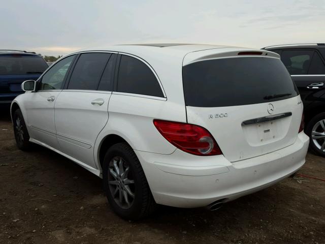 4JGCB75E56A032204 - 2006 MERCEDES-BENZ R 500 WHITE photo 3