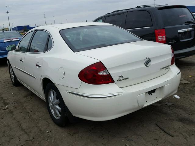 2G4WD532351268024 - 2005 BUICK LACROSSE C WHITE photo 3