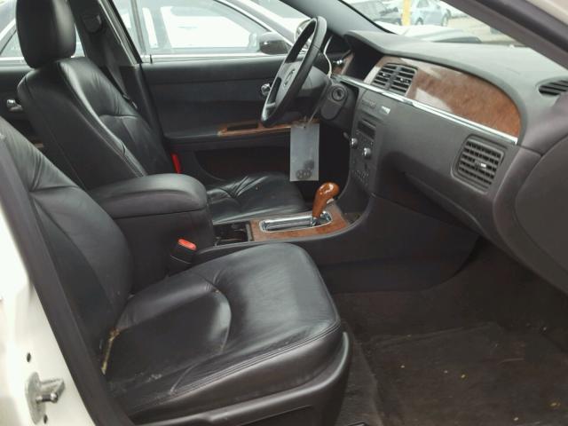 2G4WD532351268024 - 2005 BUICK LACROSSE C WHITE photo 5