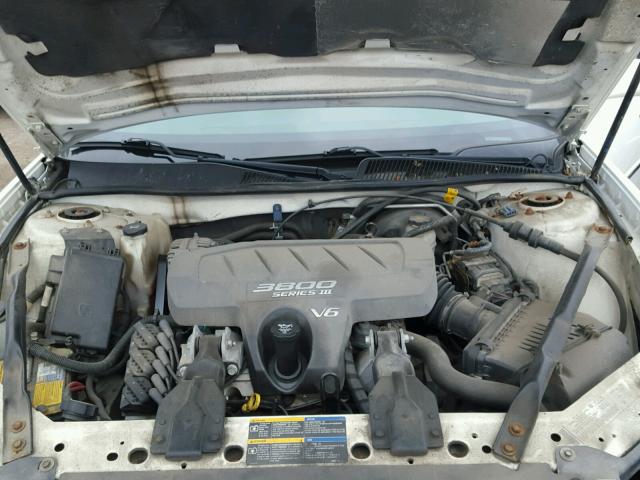 2G4WD532351268024 - 2005 BUICK LACROSSE C WHITE photo 7