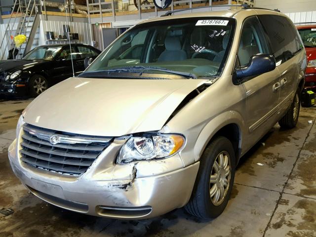 2C4GP54L15R468120 - 2005 CHRYSLER TOWN & COU TAN photo 2