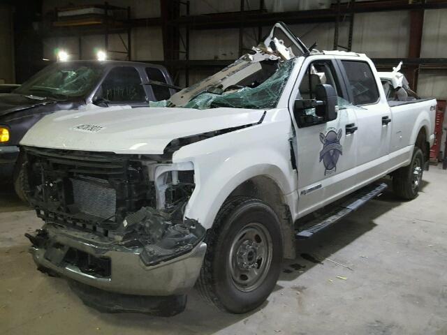 1FT8W3BT7HEB27336 - 2017 FORD F350 SUPER WHITE photo 2