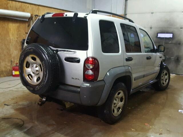 1J4GL48K55W631585 - 2005 JEEP LIBERTY SP SILVER photo 4