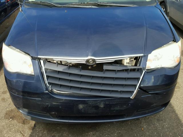 2A8HR44H98R743668 - 2008 CHRYSLER TOWN & COU BLUE photo 9