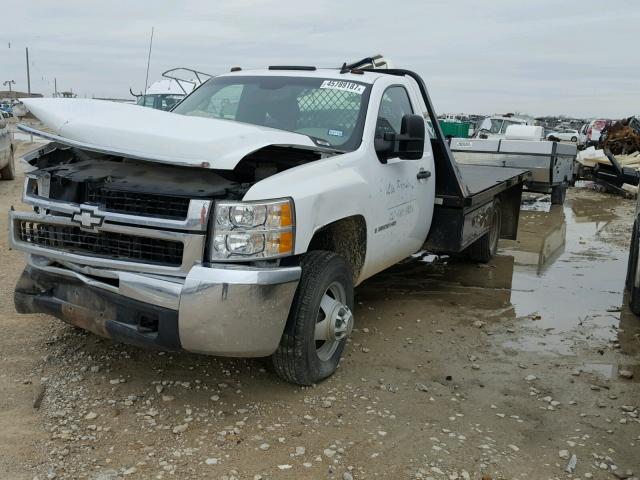 1GBJC74K09F158143 - 2009 CHEVROLET SILVERADO WHITE photo 2