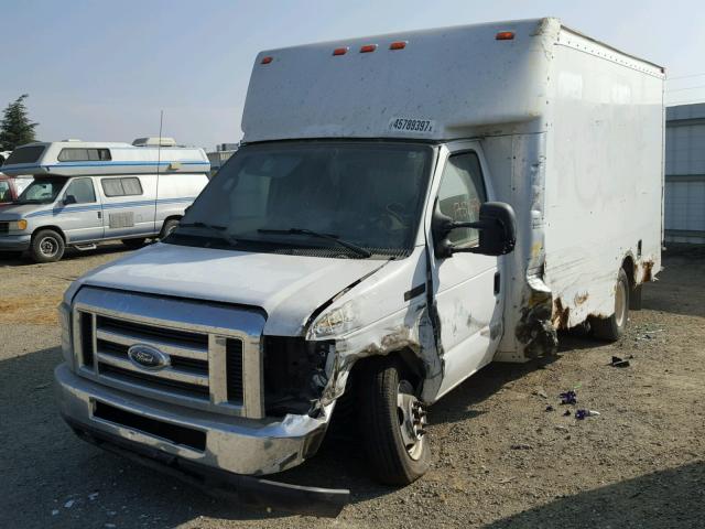 1FDWE3FL6DDA88982 - 2013 FORD ECONOLINE WHITE photo 2