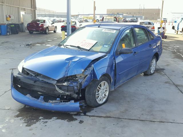 1FAFP34N95W119169 - 2005 FORD FOCUS BLUE photo 2