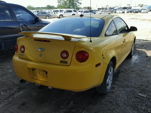 1G1AK12FX57598577 - 2005 CHEVROLET COBALT YELLOW photo 4