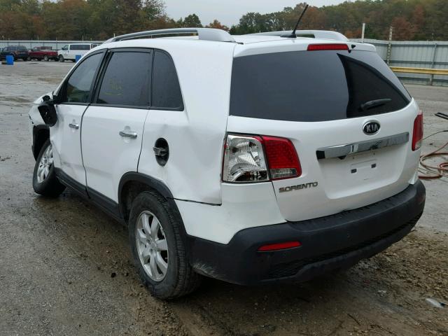 5XYKT4A14BG025110 - 2011 KIA SORENTO BA WHITE photo 3