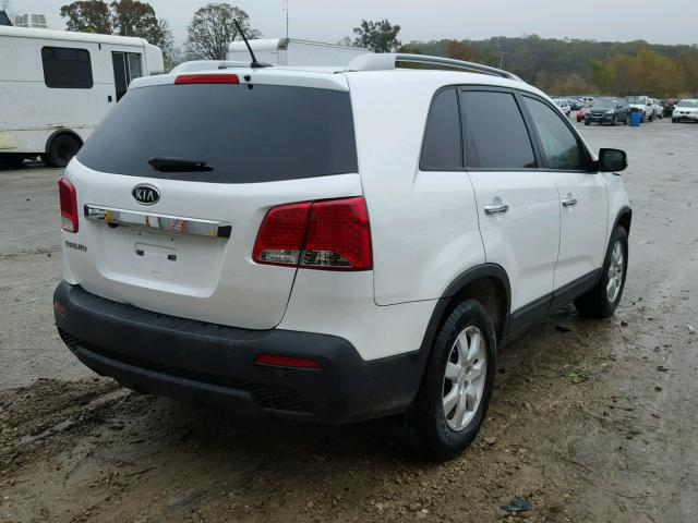 5XYKT4A14BG025110 - 2011 KIA SORENTO BA WHITE photo 4