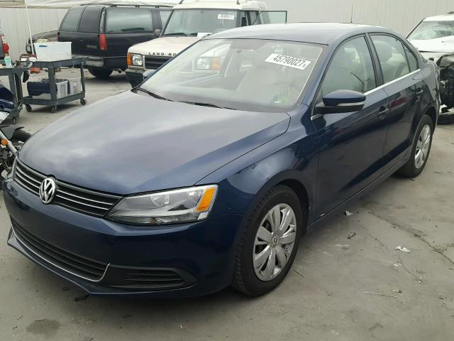 3VWDX7AJ9DM294091 - 2013 VOLKSWAGEN JETTA SE BLUE photo 2