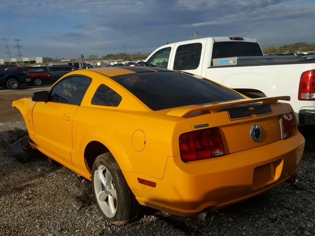 1ZVHT82HX75239254 - 2007 FORD MUSTANG YELLOW photo 3