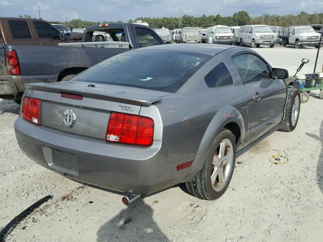 1ZVHT80N995114337 - 2009 FORD MUSTANG GRAY photo 4