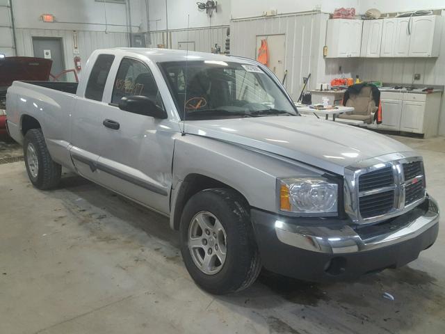 1D7HE42K15S166250 - 2005 DODGE DAKOTA SLT SILVER photo 1