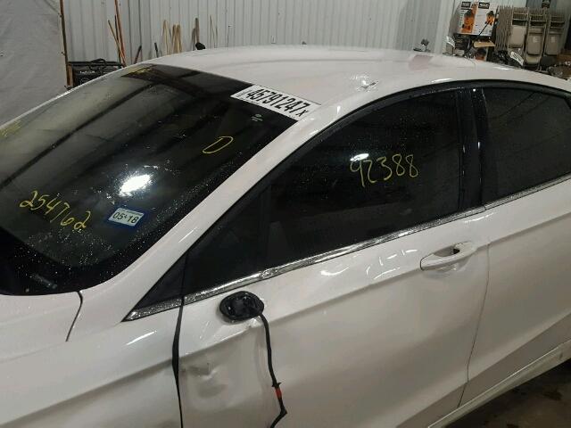 3FA6P0H77ER254762 - 2014 FORD FUSION SE WHITE photo 9