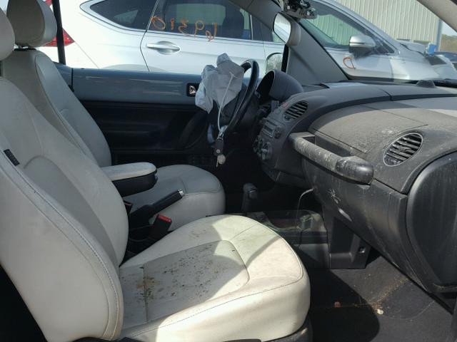 3VWRW3ALXAM010885 - 2010 VOLKSWAGEN NEW BEETLE 蓝色 照片 5