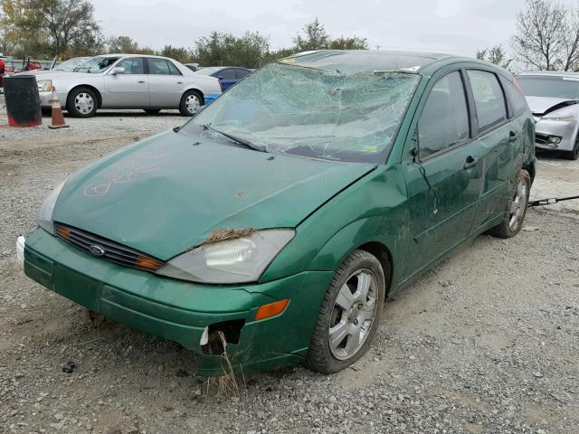 3FAFP37373R167117 - 2003 FORD FOCUS ZX5 GREEN photo 2